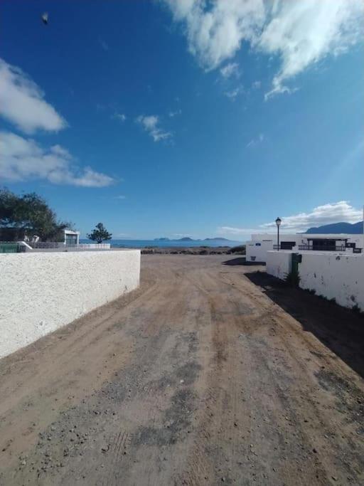 Famara, Apto. En Zona Tranquila A 200M Del Mar. Apartment Exterior foto