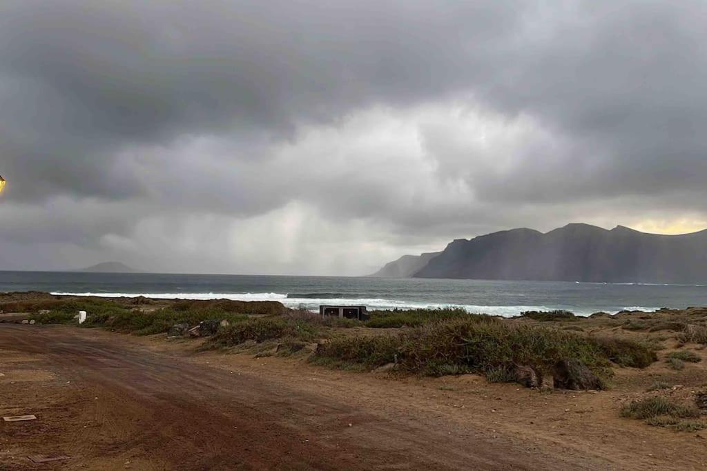 Famara, Apto. En Zona Tranquila A 200M Del Mar. Apartment Exterior foto